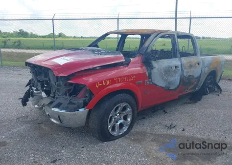 2015 Ram 1500 Laramie z USA, uszkodzony, nr VIN 1C6RR7NT3FS606311